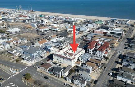 Rooftop Townhouse with 360 Views and Free Parking - Foto 5