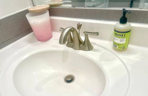 FuLLy LoAdeD ReSerVaTioN 3bed 2ba w Parking - Photo 42