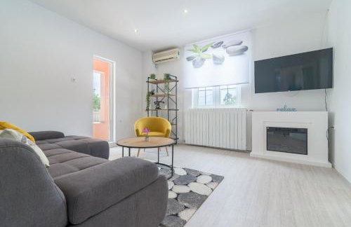 S&I Peaceful Holiday Home With Pool & Jacuzzi - Foto 8