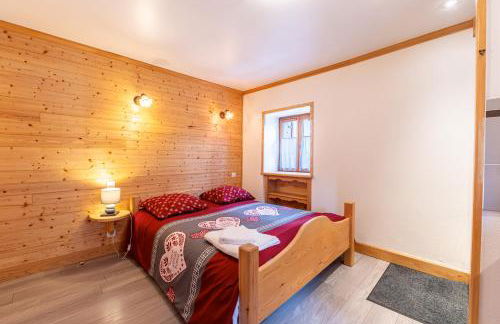 Chalet De Charme à la Montagne - Foto 12