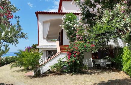 Villa Anna - Ampio appartamento con terrazza panoramica sul mare - Photo 1