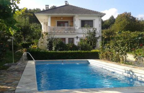 Villa con piscina en Pantòn Ribeira Sacra Galicia Ideal para familias - Foto 1