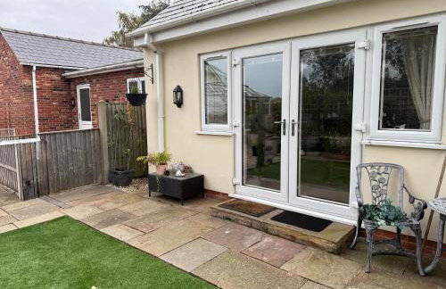 Bright, Stylish 1 KS Bed Bungalow with Private Garden - Foto 22