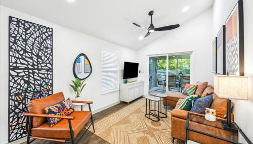 A Hoot's Nest-Lux Boutique Bungalow near Downtown! - Foto 2