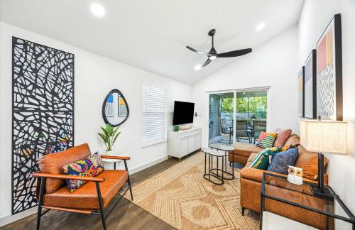 A Hoot's Nest-Lux Boutique Bungalow near Downtown! - Foto 2