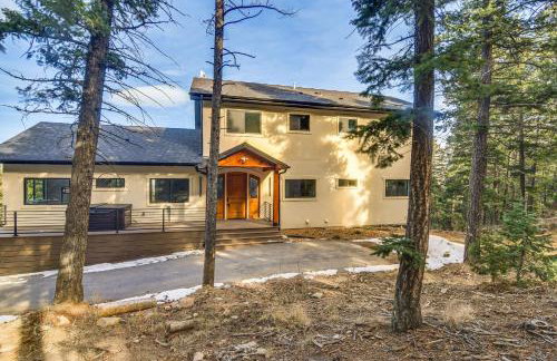 Great for Gatherings! Evergreen Getaway with Hot Tub - Foto 3