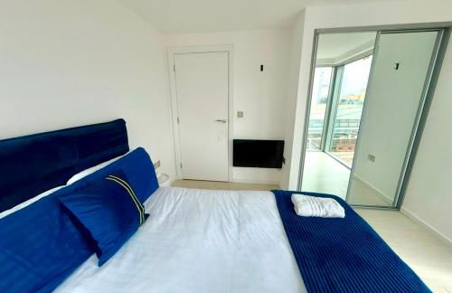 Award Winner of 2026 &2025 traveller & Best guest rated apartment, two bedroom, #1 Leeds city centres most central location, Great 180 degree views,balcony , PARKING onsite, Netflix & WiFi - Foto 76