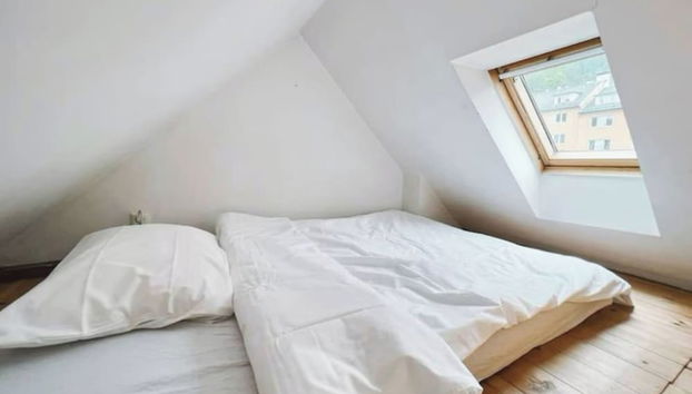 Apartment With Loft and Window Balcony - Foto 5, Habitación