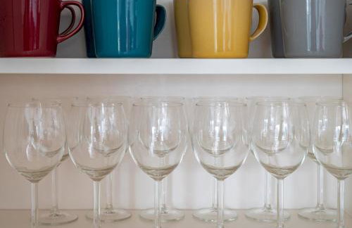 Pass the Keys Stylish 4 Bedroom Home with Parking in Borehamwood - Foto 28