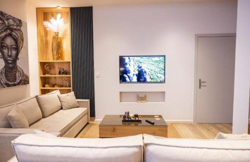 Omega Suites 31 - Photo 13