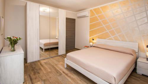 Casa Baratta - Il Gelso, Neive, terrazza sulle Langhe - Foto 5, wardrobe