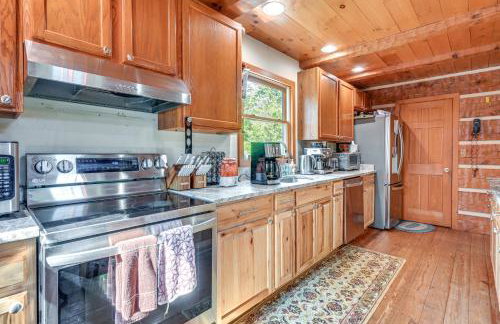 Custom-Built Clarklake Cabin: Sauna & Cold Plunge! - Photo 10