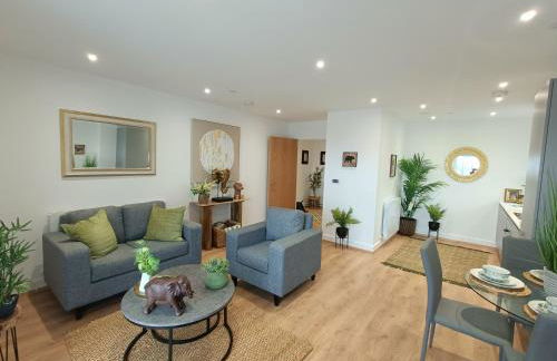 Snuggle Inn - Riverside Apartments - Views Over looking London River Thames, Close to O2 Arena, London Excel, London City Airport, Thames Clipper- River Boat Service, Woolwich Ferry, Onsite parking, TWIN ROOM OPTION available - Foto 14