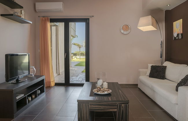 Queen Bee Residence - Photo 25