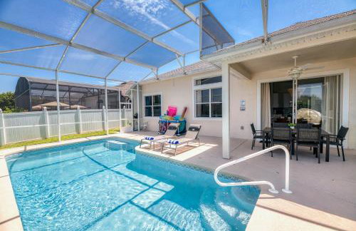 Stylish Retreat with Pool near The Parks - Foto 35