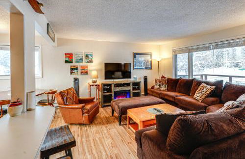 Riverside Retreat Cozy Fairbanks Home with View - Foto 1