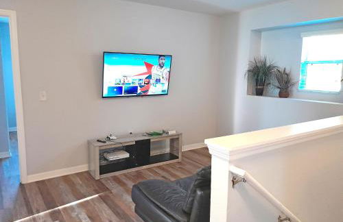 Private pool villa with game room close to theme parks! - Foto 38