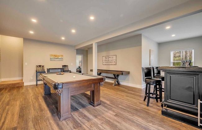 Bear Creek Bliss by Avantstay Sleeps 16 + Game Room, Deck, Fire Pit! - Foto 22