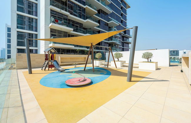 Luxury StayCation - Studio in Damac Hills with Balcony and Golf Views - Foto 29