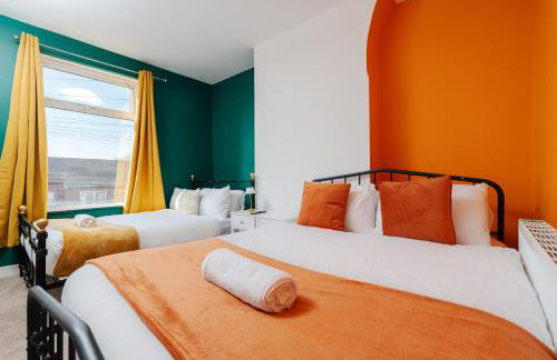 Exotic 4BD, Etihad, Coop Arena - TV in all Rooms and Outdoor Dining - Foto 7