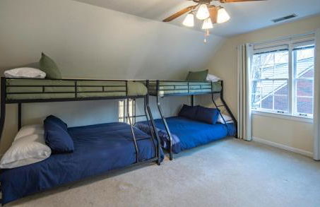 The Kirby House: King Bed, Hot Tub, Game Rooms, Gym - Foto 18