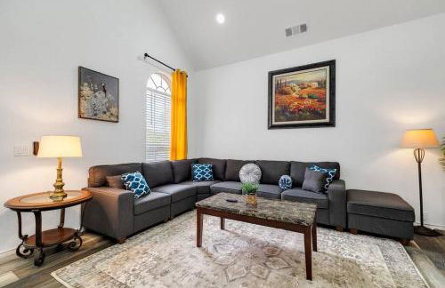 Frisco Resort Style Home w/Spa - Foto 41