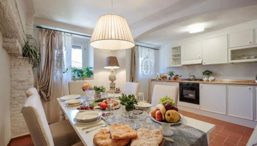 Casa Rosalba, spacious Home with Elevator along Via Guinigi inside the Lucca Walls - Foto 3, Other