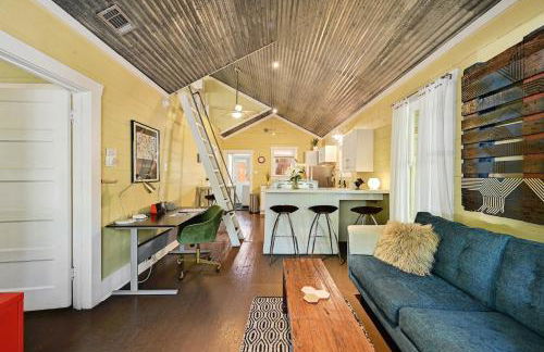 Peaceful Bungalow with Fenced Yard near Shops and Cafes - Photo 4