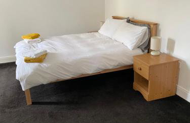 Newsagents Flat - Foto 9