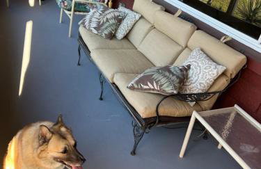 Private Tropical Waterfront Sanctuary w pool, hot tub & an island! Pet Friendly - Foto 75