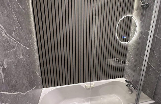 2br-sleeps4-freeparking-wifi-smarttvs - Foto 4