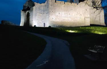 Fishermen's cottage with log burner, 2 bathrooms & sea views from garden terraces - Foto 47