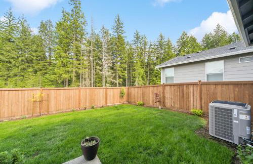 Serene Port Orchard Retreat - 3BR 3BA with Trails and Amazing Views - Foto 36