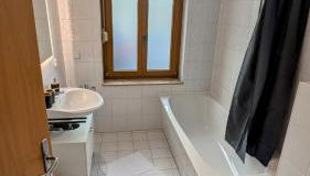 LeHaStays Buckau - NS15-02 I 2 Zimmer I voll ausgestattete Küche I Erdgeschoss I Balkon I Smart TV - Foto 4, towels