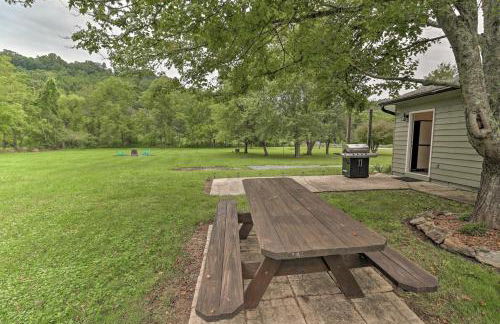 Hendersonville Home with Fire Pit 5 Mi to Downtown! - Foto 27