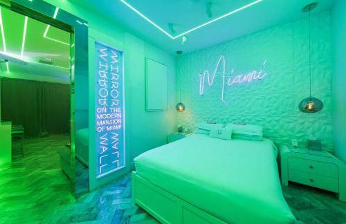 Versace Mansion Neighbor (Floor 1) Sleeps 9 - Foto 31