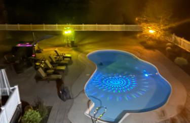 9 Bedroom Saratoga Retreat, In-Ground Heated Pool, HotTub, Firepit, Gourmet Kitchen, Private Office - Foto 8