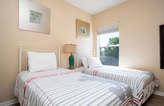 Stunning 5 Bd Home w Pool Close to Disney 7420 - Foto 20