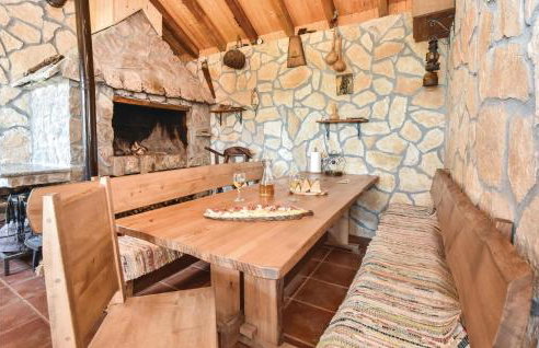 Cozy Home In Vojnic Sinjski With Sauna - Photo 9