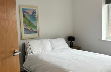 Stafford 2 Bedroom Apartment in Prime Location with Secure Parking - Foto 8