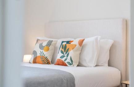 Comfy 3 BDR Flat With Pool & Balcony by LovelyStay - Photo 23