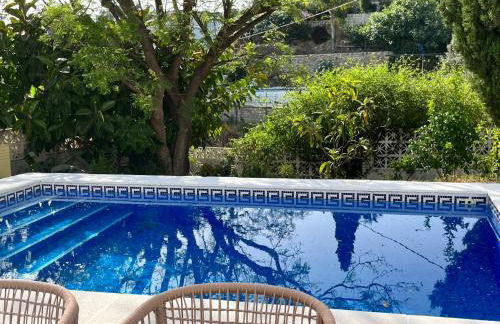 Villa with Free Heated Pool - Pass the Keys - Photo 3
