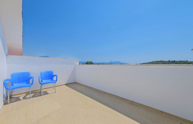 Talia deniz manzaralı 4 odalı lüks Villa - Foto 21