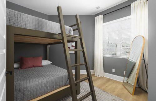 Condo with Free Parking, 3 mi Downtown & Stadium, by Coffee - Foto 22