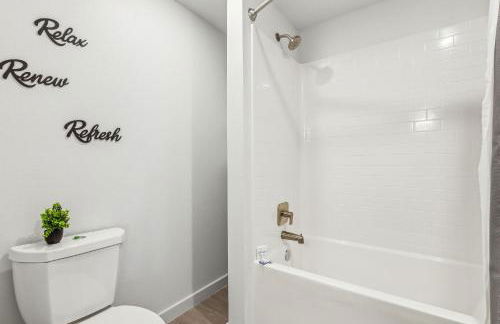 Luxury Pool Home, Mins To Hospitals, Gym - Foto 12