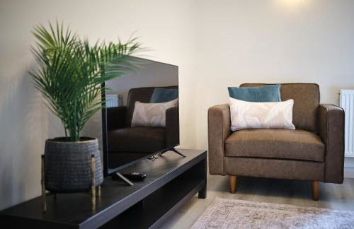 Spacious 4 Bed House Sleeps 6 Parking Garden in Loughborough - Foto 42