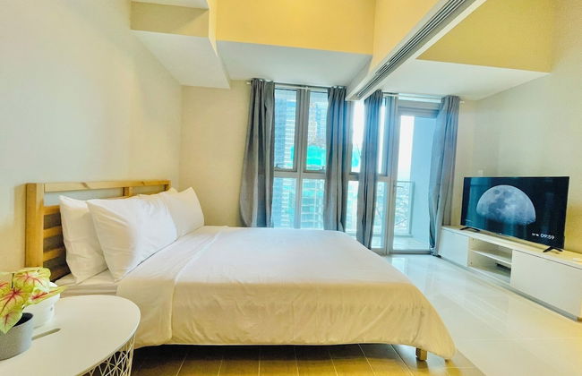 Uptown Parksuites 2 - Photo 13