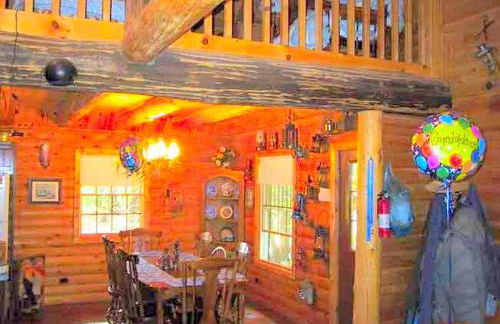 Spacious and Rustic Cabin Rental in the Woods near Catoctin Mountain Park, Maryland - Foto 7