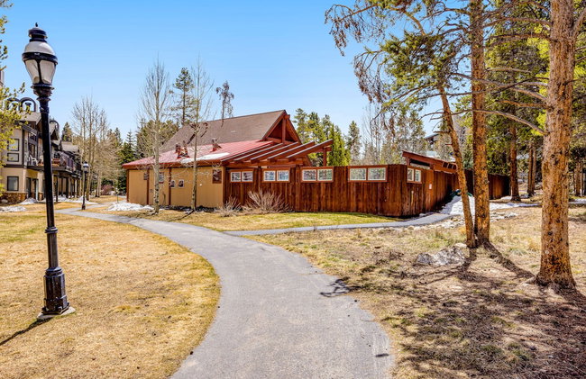 Pine Ridge Condominiums - Photo 42