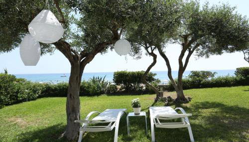 Seafront Calista Beach House With Garden - Foto 4, Garden